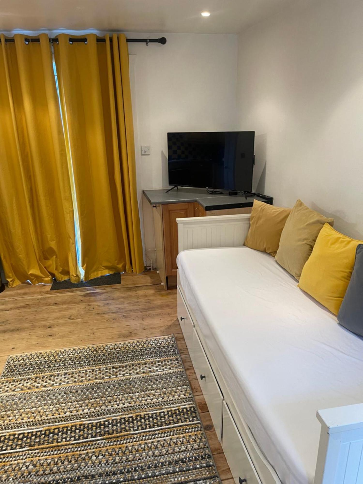 A Lovely One Bed Flat In North Финчли Экстерьер фото