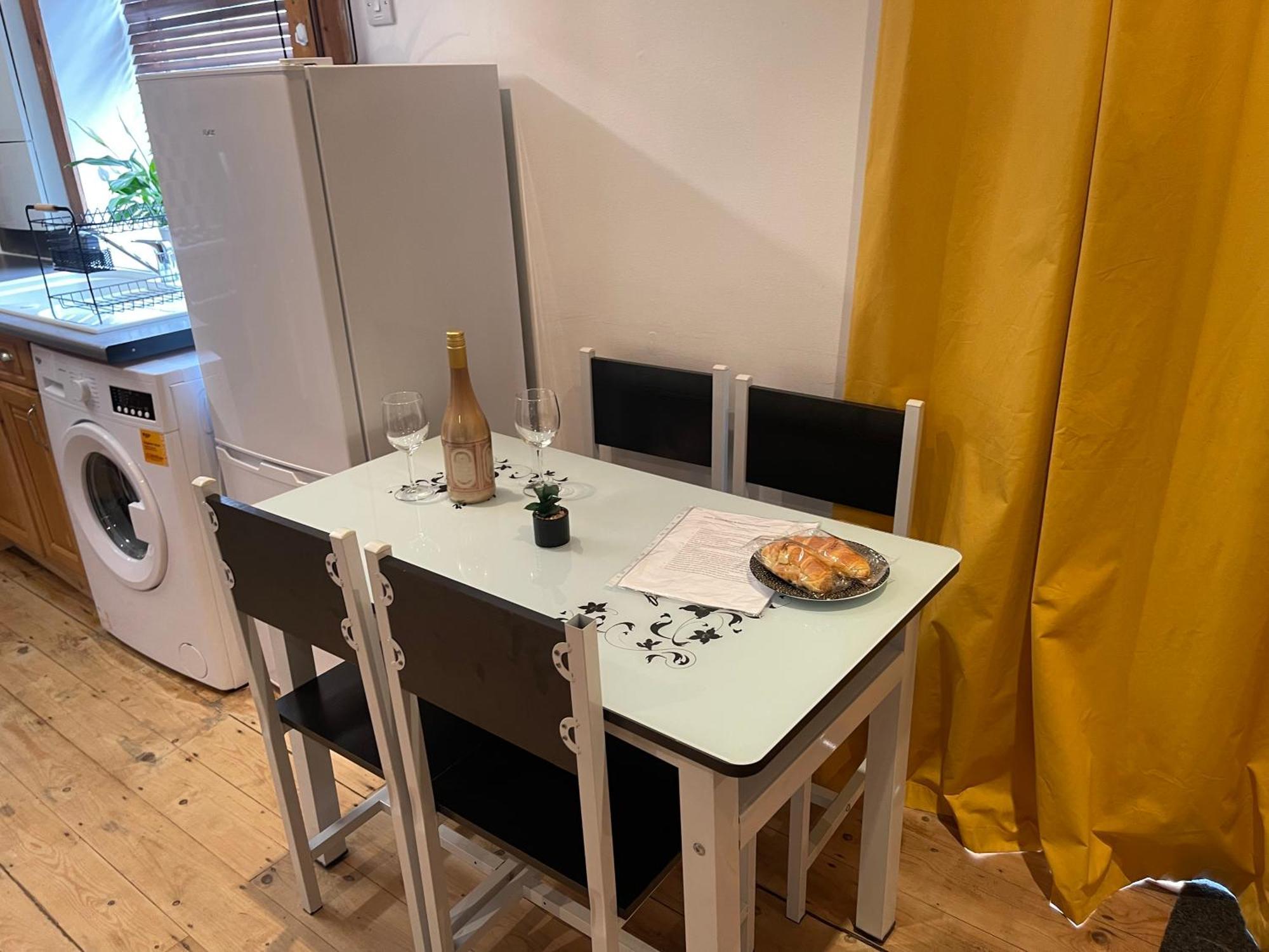 A Lovely One Bed Flat In North Финчли Экстерьер фото
